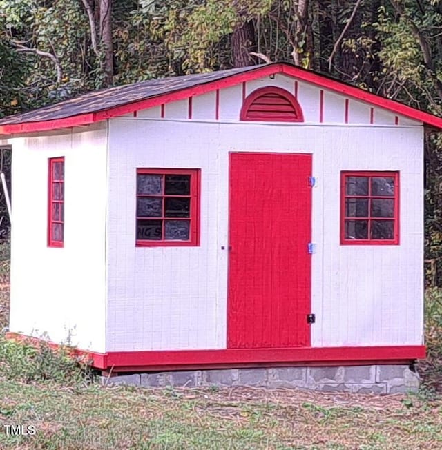 view of outbuilding