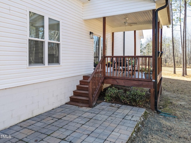 view of patio with ceiling fan