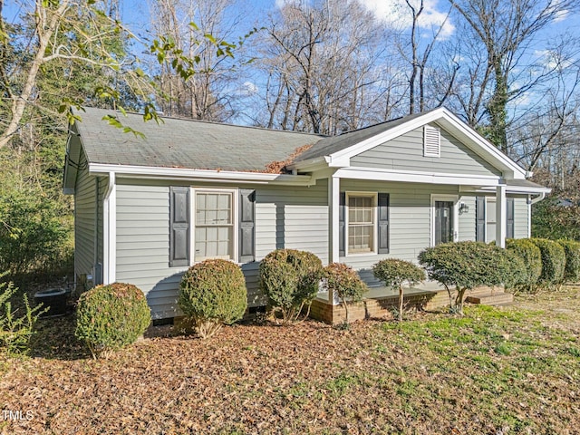 view of front facade with a porch