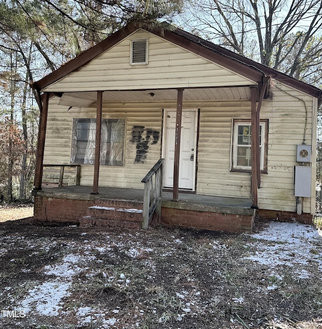 bungalow featuring covered porch