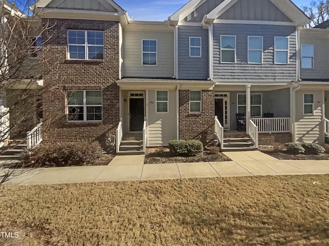 view of front of house with a porch