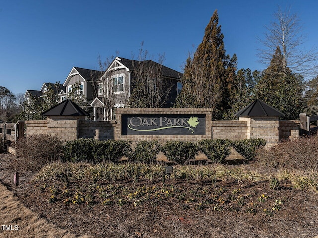 view of community / neighborhood sign