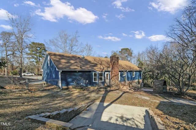 view of front of house featuring a patio