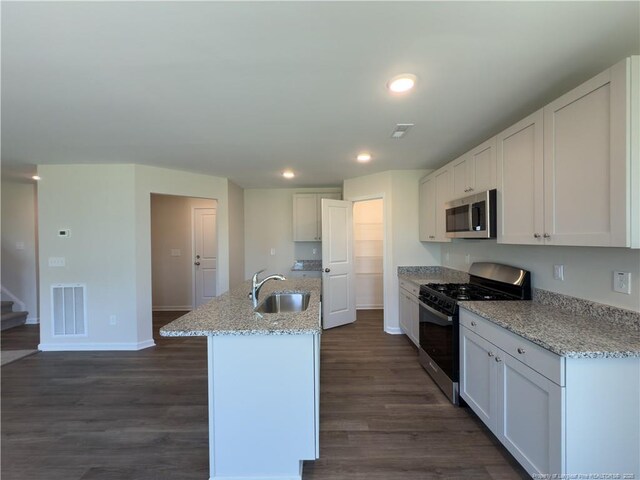2219 Roadster Pony Ln, Hope Mills, NC 28348 - photo 11