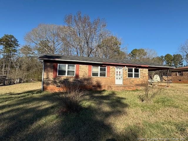 view of front of house featuring a front yard