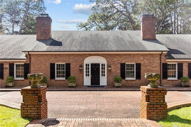 view of front facade featuring a patio