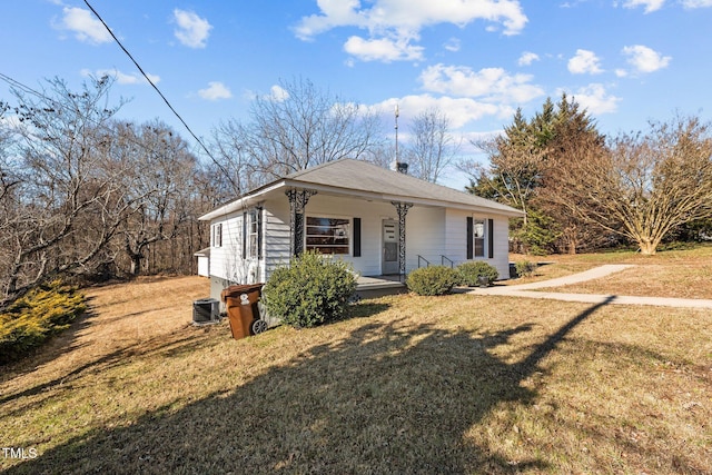 view of front facade with a porch and a front yard