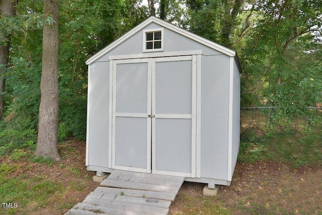 view of outbuilding