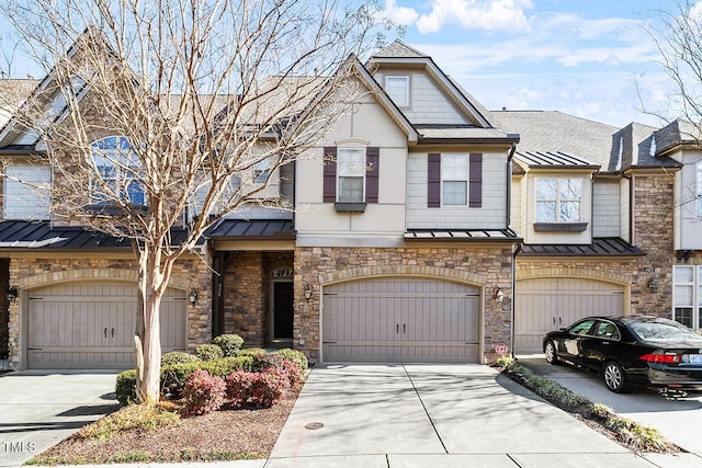 view of front of house with a garage