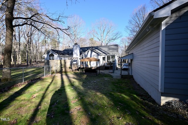 view of yard featuring a patio area