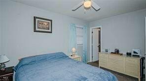 bedroom featuring ceiling fan