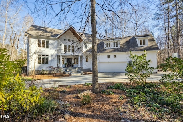 view of front of property featuring a garage