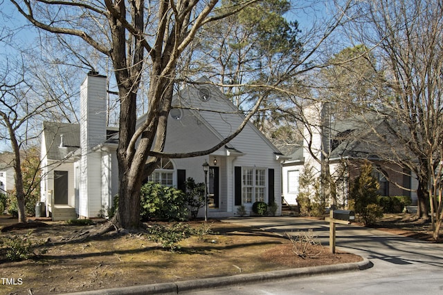 view of front facade