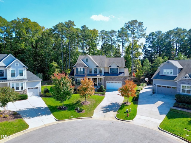 view of front of house featuring a front yard