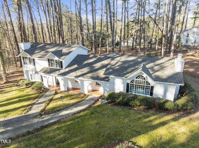 view of front of house featuring a front yard