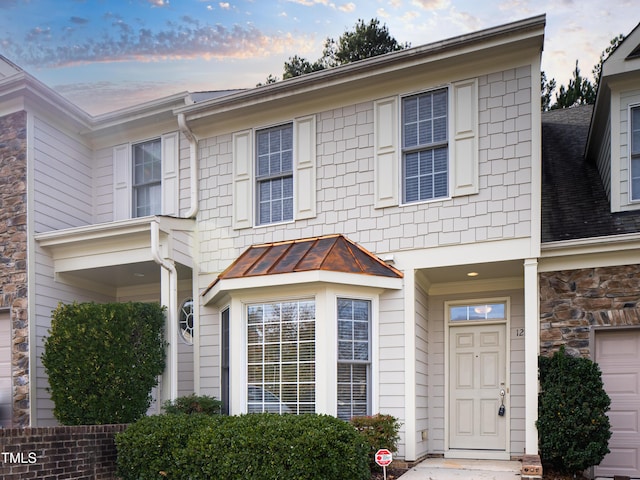 view of front facade featuring a garage