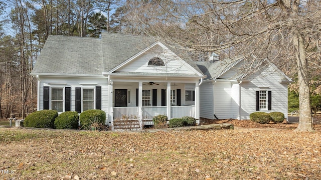 view of front of property featuring ceiling fan and covered porch