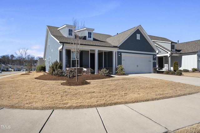 view of front facade featuring a garage