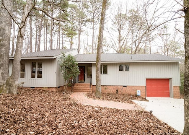 view of front facade featuring a garage