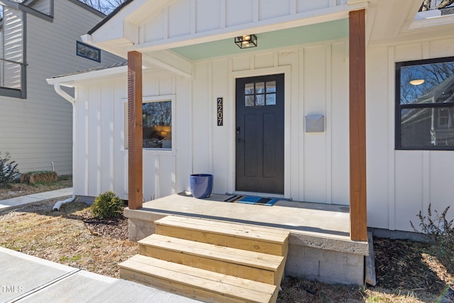 property entrance featuring covered porch