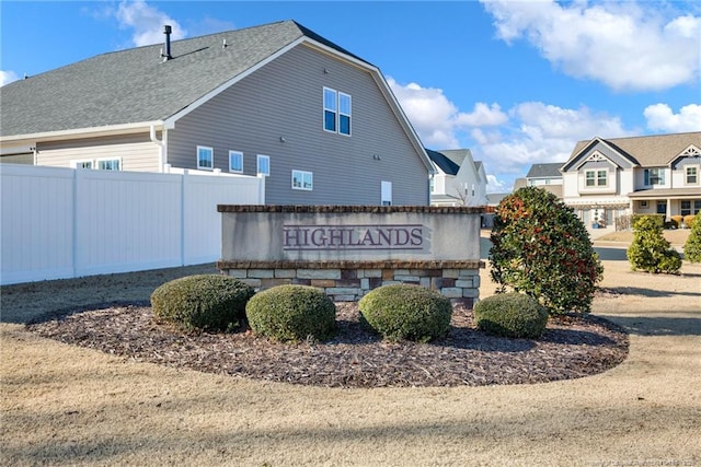 view of community / neighborhood sign