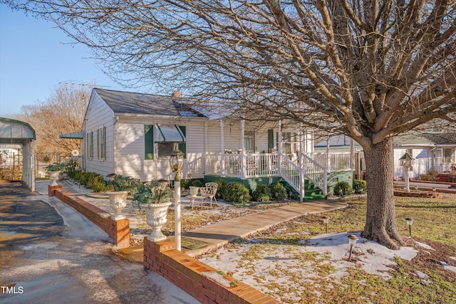 view of front of house with a porch