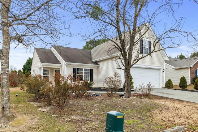 view of front facade featuring a garage