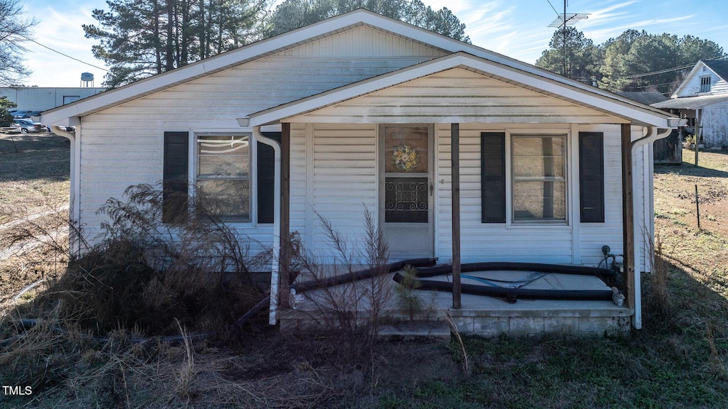 view of front of house featuring a porch