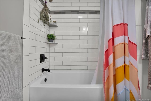 bathroom featuring shower / bath combo