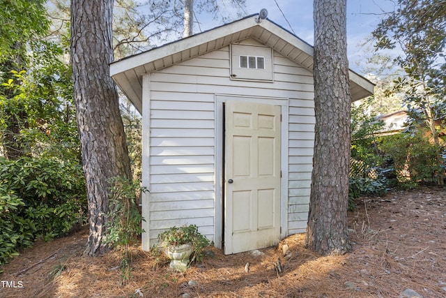 view of outbuilding