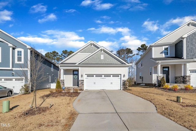 craftsman house featuring a garage