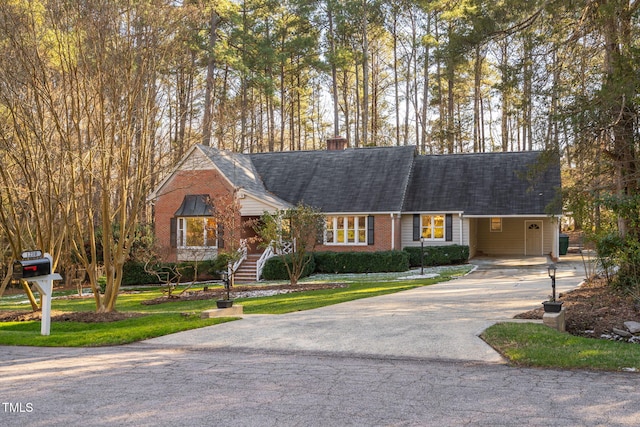 ranch-style house featuring a front lawn