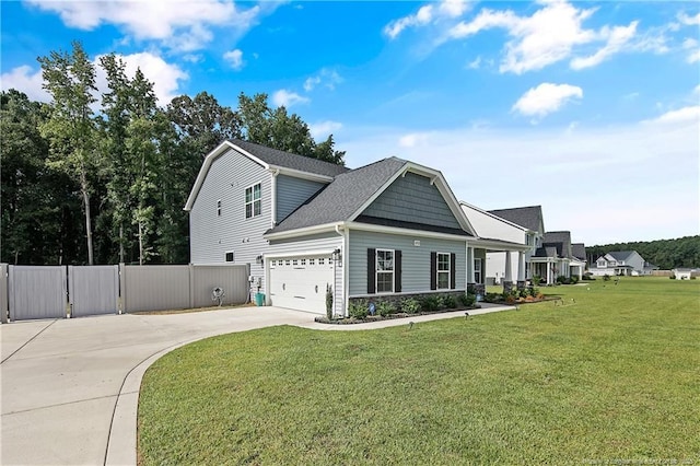 view of front facade with a front yard