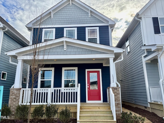 view of front of home featuring a porch