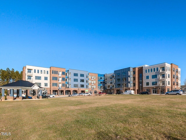 view of apartment building / complex