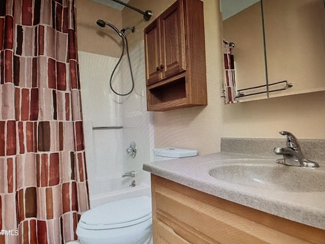 full bath featuring vanity, toilet, and shower / bathtub combination with curtain