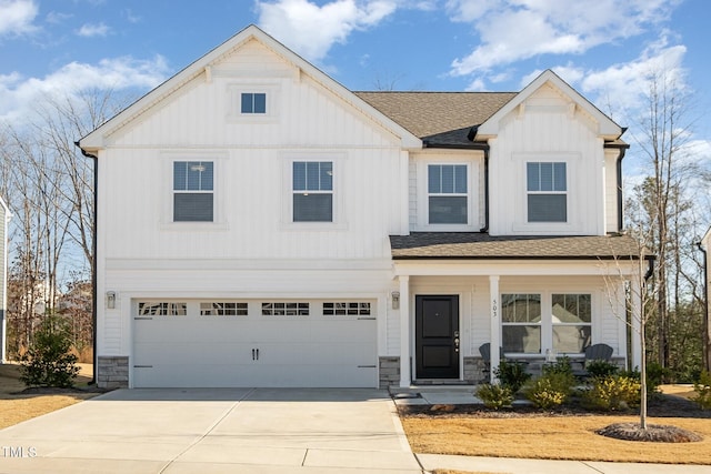 view of front facade featuring a garage