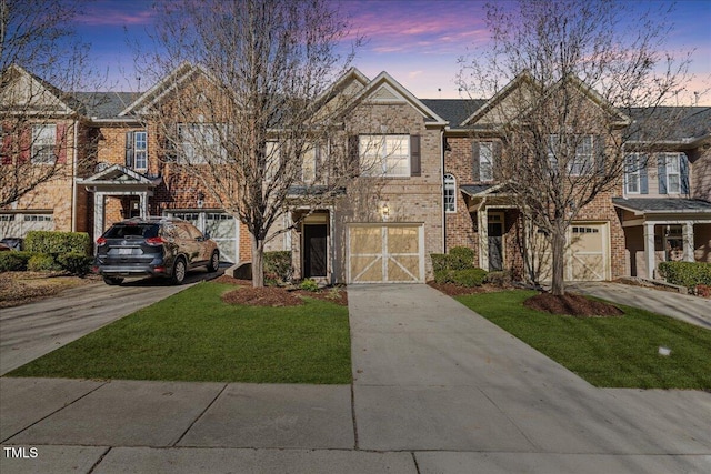 view of front of property with a lawn