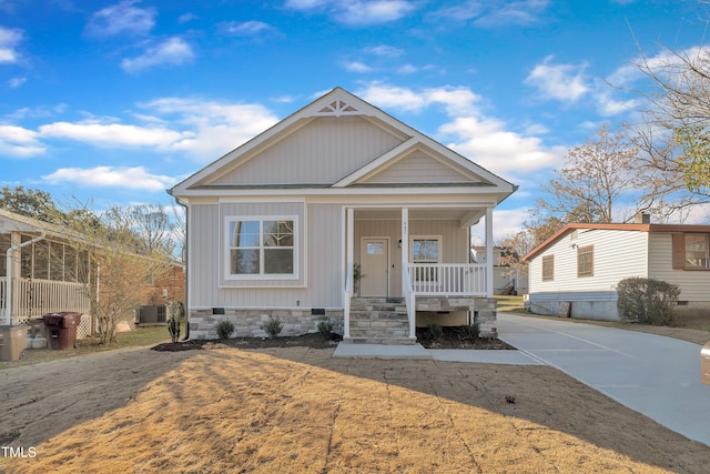 view of front of house featuring a porch