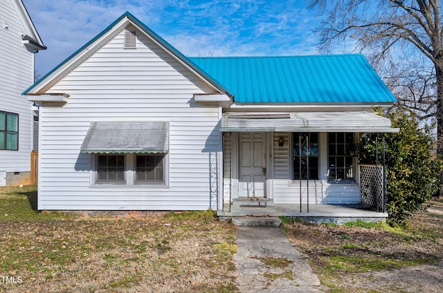 view of front facade with covered porch