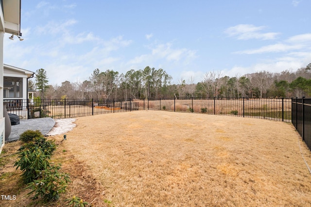 view of yard featuring a rural view