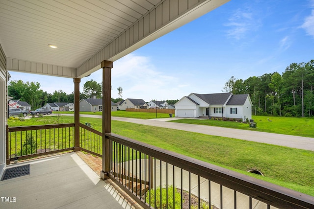 balcony featuring covered porch