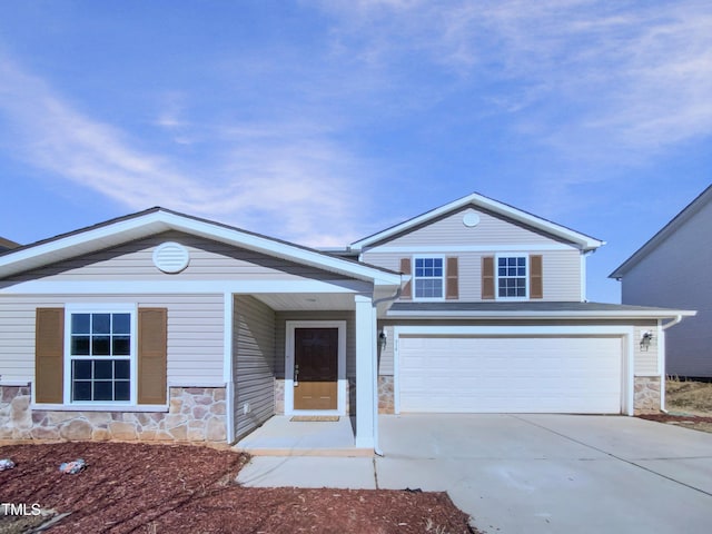 view of front facade featuring a garage