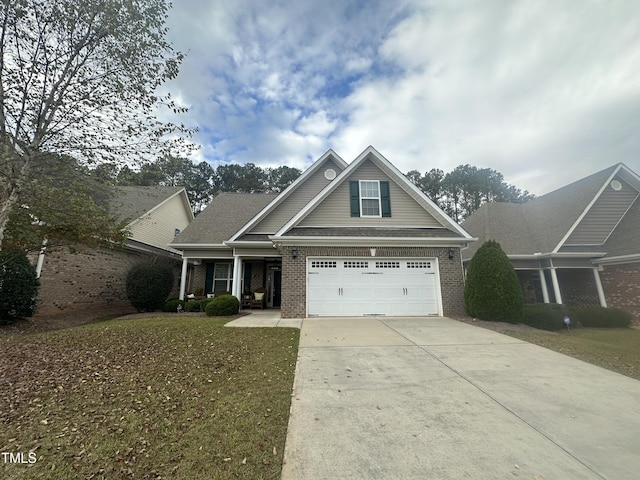 view of front of house featuring a front lawn