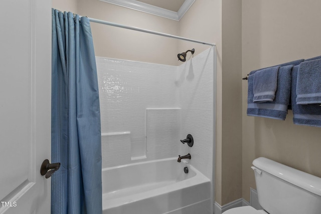 bathroom featuring toilet, crown molding, and shower / bathtub combination with curtain