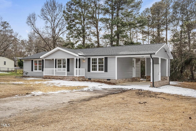 ranch-style home with a porch