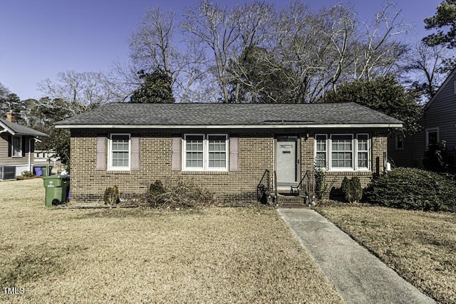 view of front of house featuring a front yard