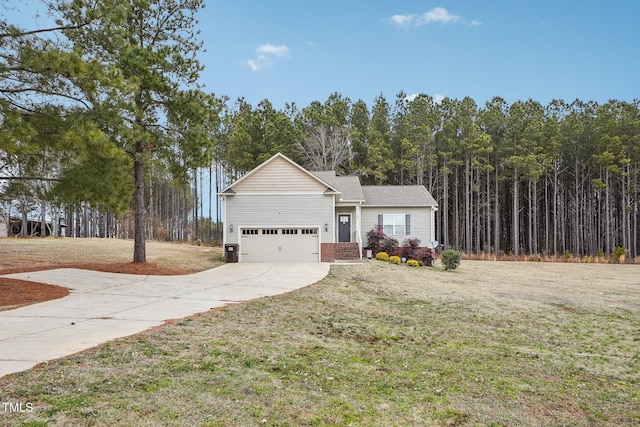 view of front facade featuring a garage and a front lawn