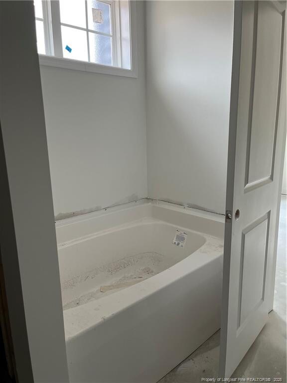 181 Pinecrest Dr, Carthage, NC 28327 - full bath featuring a garden tub