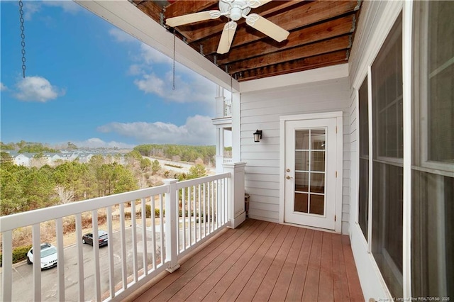 balcony featuring a ceiling fan